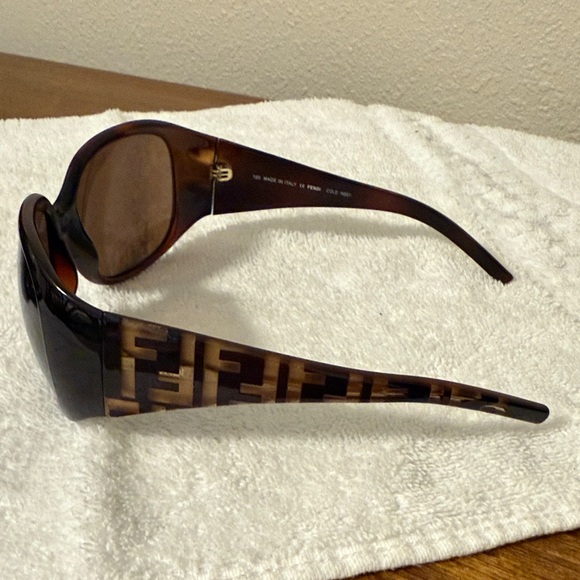 Fendi Black and Gold Sunglasses - Picture 3 of 5